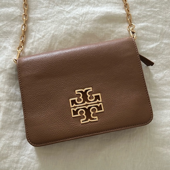 Tory Burch Handbags - Brown Tory Burch crossbody bag